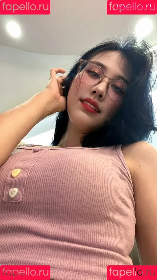 Kura Onee-san / kurasushi_usa / lewdgami Onlyfans Photo Gallery 