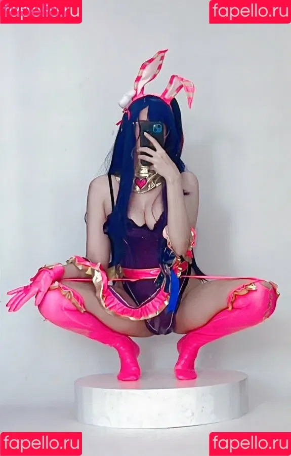 Kura Onee-san / kurasushi_usa / lewdgami Onlyfans Photo Gallery 