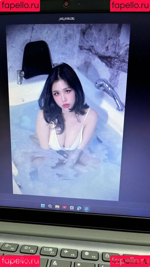 Kura Onee-san / kurasushi_usa / lewdgami Onlyfans Photo Gallery 