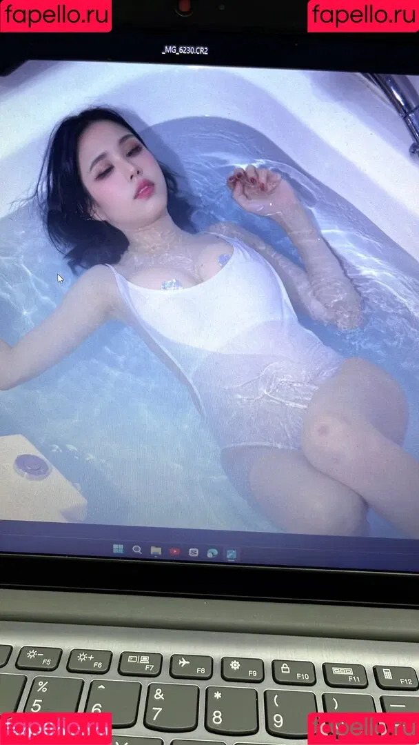 Kura Onee-san / kurasushi_usa / lewdgami Onlyfans Photo Gallery 