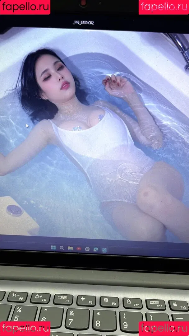 Kura Onee-san / kurasushi_usa / lewdgami Onlyfans Photo Gallery 