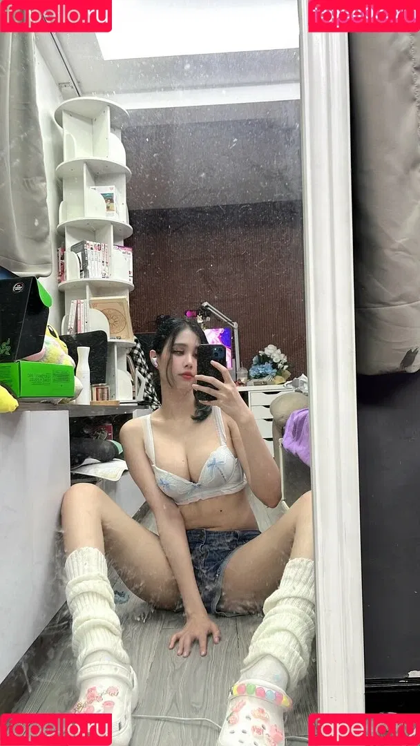 Kura Onee-san / kurasushi_usa / lewdgami Onlyfans Photo Gallery 