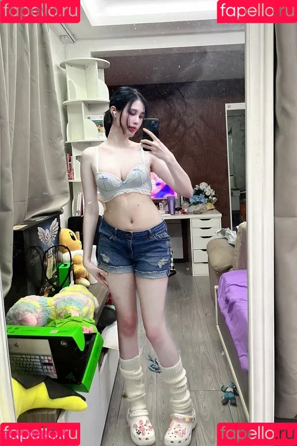 Kura Onee-san / kurasushi_usa / lewdgami Onlyfans Photo Gallery 