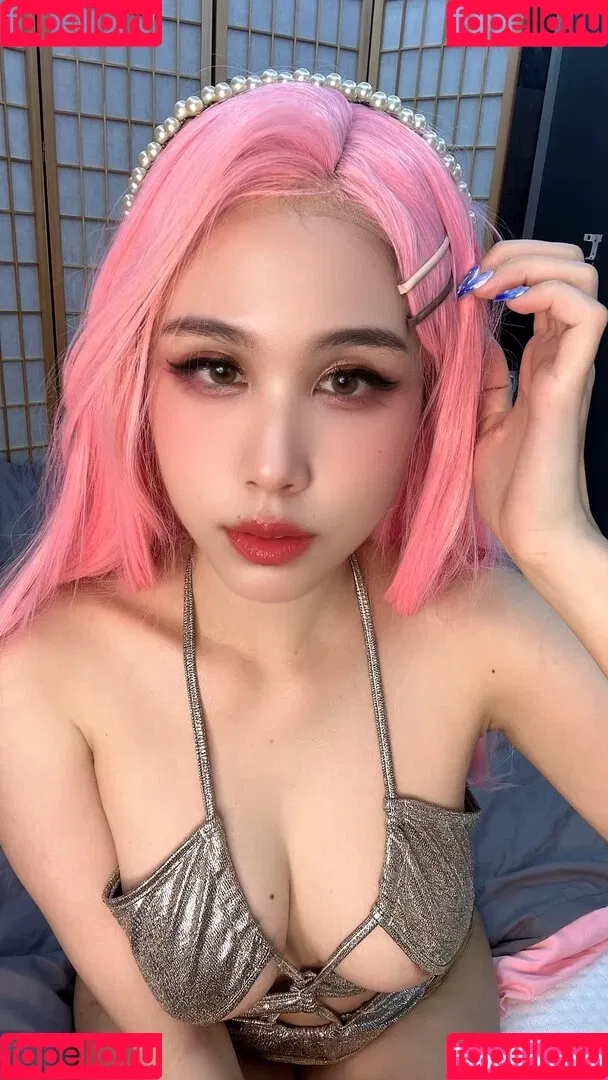 Kura Onee-san / kurasushi_usa / lewdgami Onlyfans Photo Gallery 