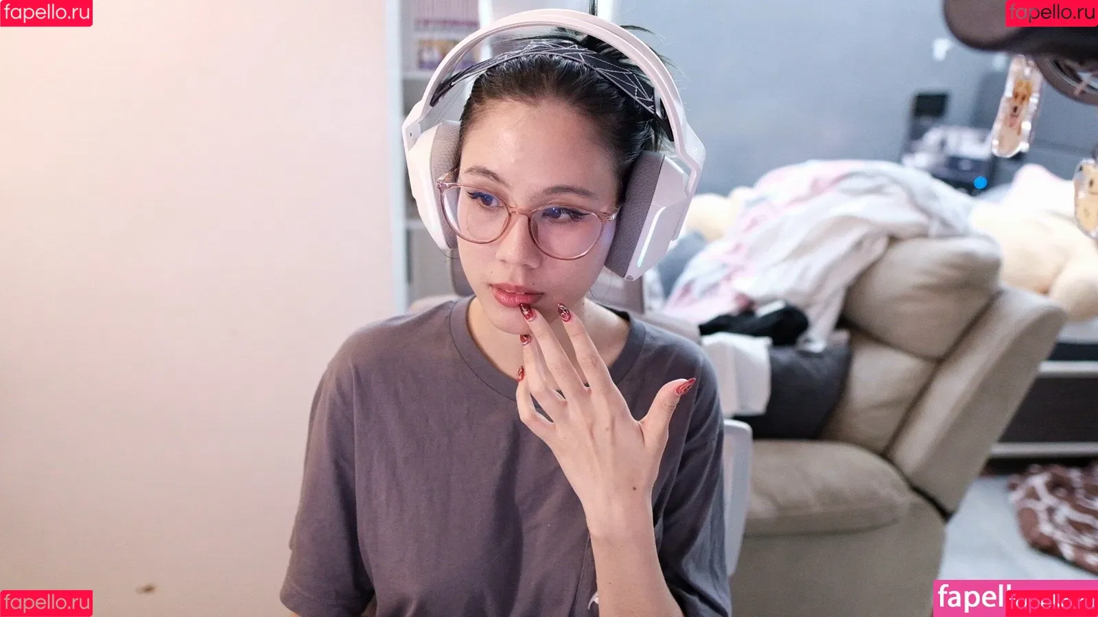 Kura Onee-san / kurasushi_usa / lewdgami Onlyfans Photo Gallery 