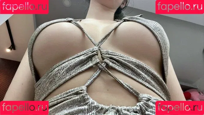 Kura Onee-san / kurasushi_usa / lewdgami Onlyfans Photo Gallery 