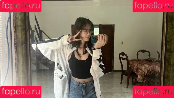 Kura Onee-san / kurasushi_usa / lewdgami Onlyfans Photo Gallery 