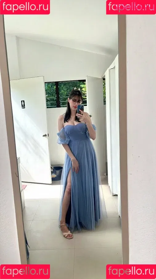 Kura Onee-san / kurasushi_usa / lewdgami Onlyfans Photo Gallery 