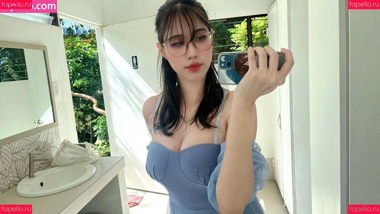 Kura Onee-san / kurasushi_usa / lewdgami Onlyfans Photo Gallery 