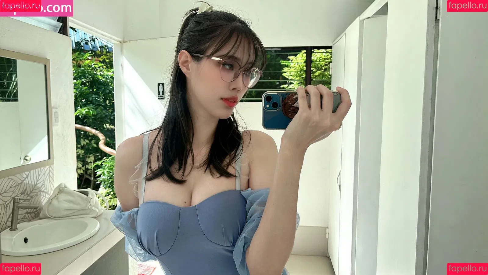 Kura Onee-san / kurasushi_usa / lewdgami Onlyfans Photo Gallery 