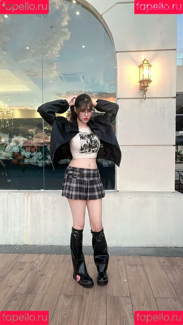 Kura Onee-san / kurasushi_usa / lewdgami Onlyfans Photo Gallery 