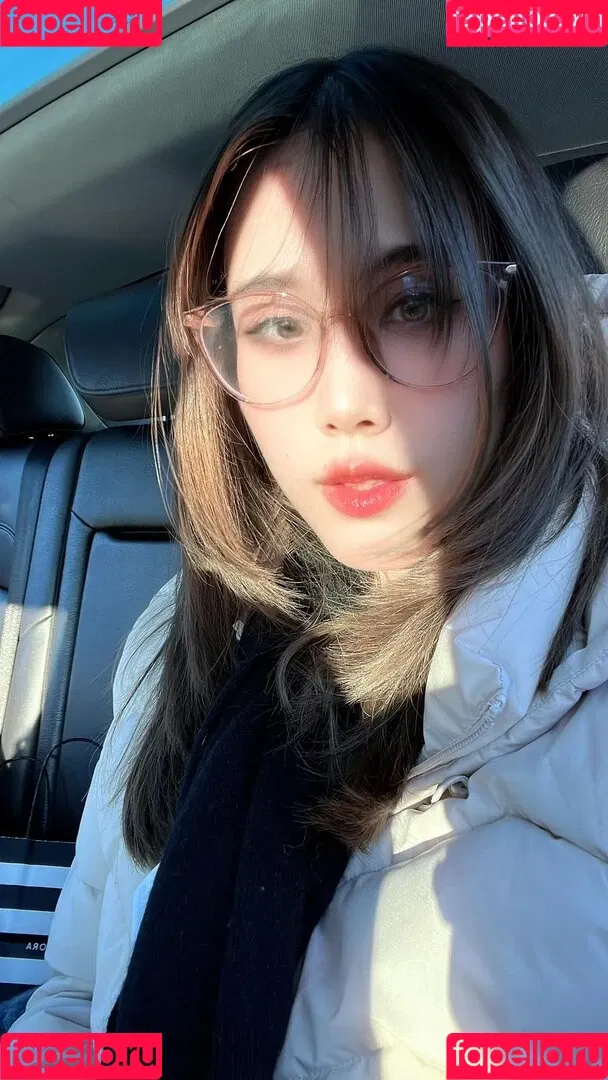 Kura Onee-san / kurasushi_usa / lewdgami Onlyfans Photo Gallery 