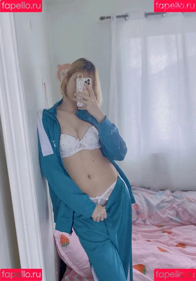 Kura Onee-san / kurasushi_usa / lewdgami Onlyfans Photo Gallery 