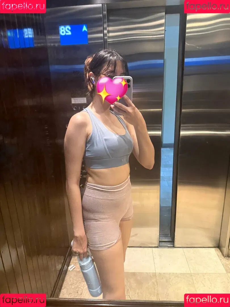 Kura Onee-san / kurasushi_usa / lewdgami Onlyfans Photo Gallery 