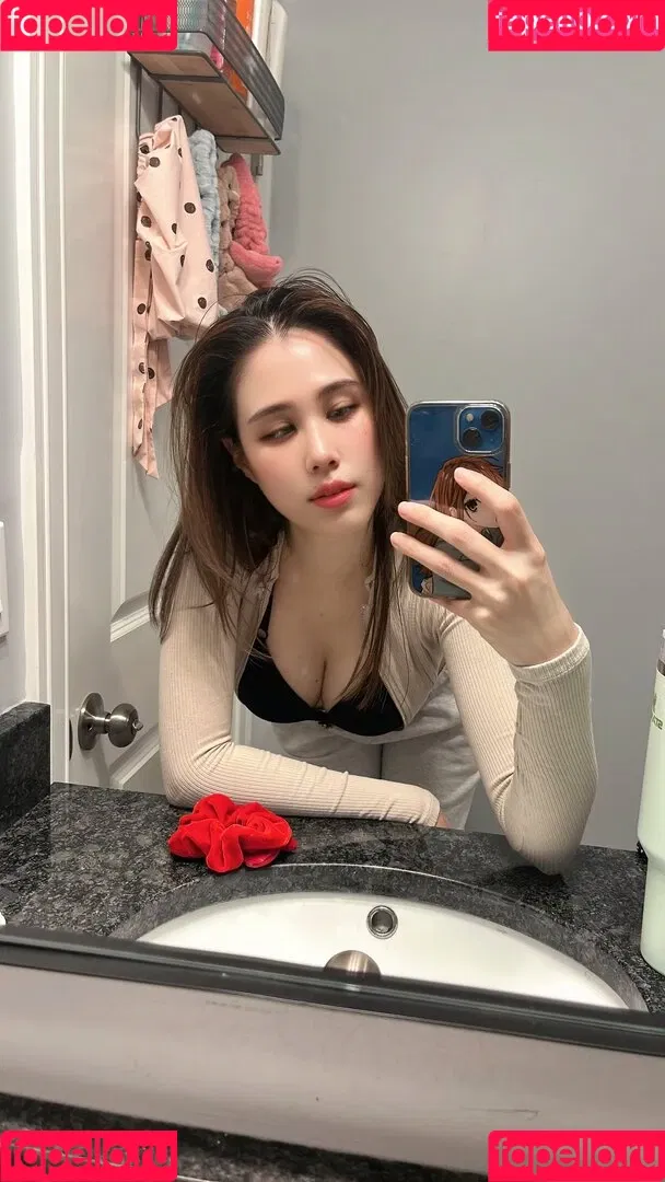 Kura Onee-san / kurasushi_usa / lewdgami Onlyfans Photo Gallery 