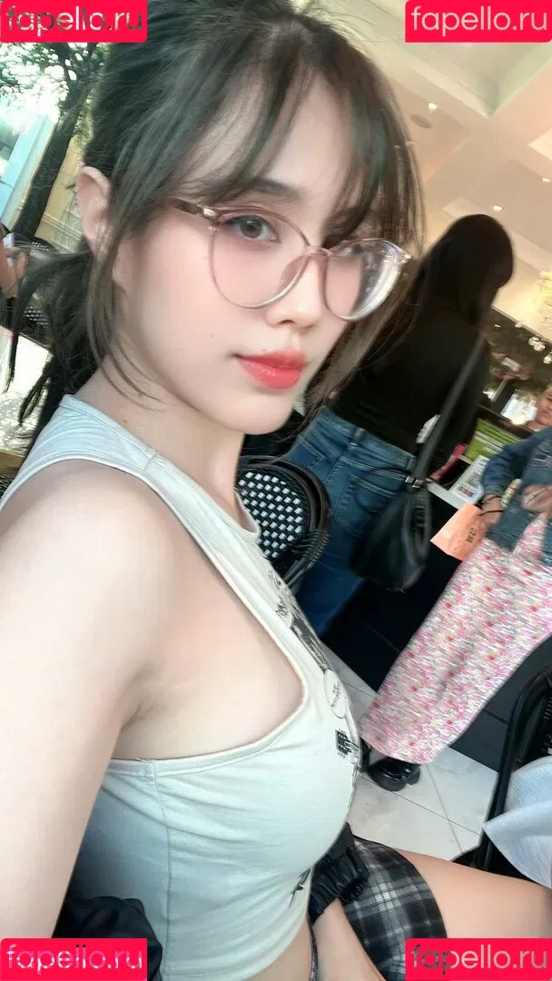 Kura Onee-san / kurasushi_usa / lewdgami Onlyfans Photo Gallery 