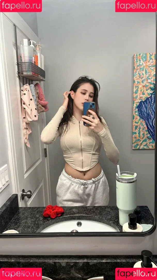 Kura Onee-san / kurasushi_usa / lewdgami Onlyfans Photo Gallery 