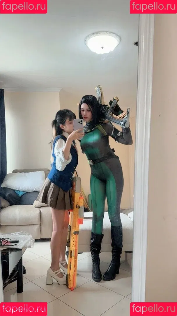 Kura Onee-san / kurasushi_usa / lewdgami Onlyfans Photo Gallery 