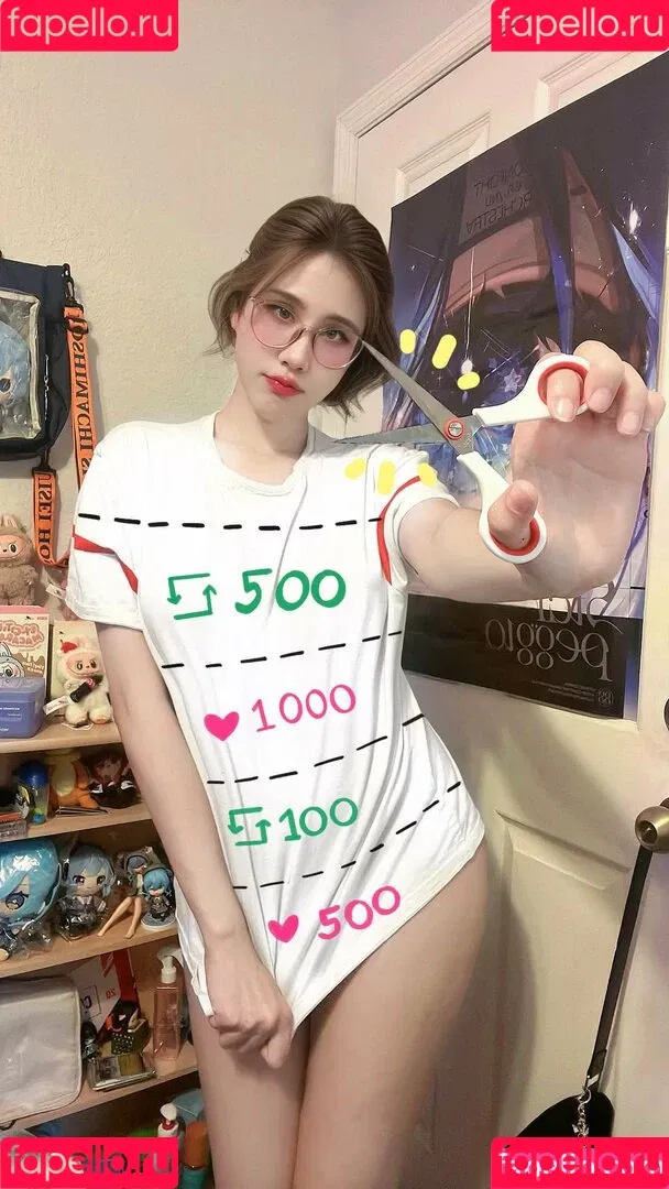 Kura Onee-san / kurasushi_usa / lewdgami Onlyfans Photo Gallery 