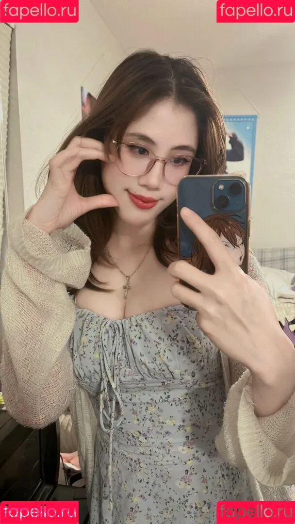 Kura Onee-san / kurasushi_usa / lewdgami Onlyfans Photo Gallery 