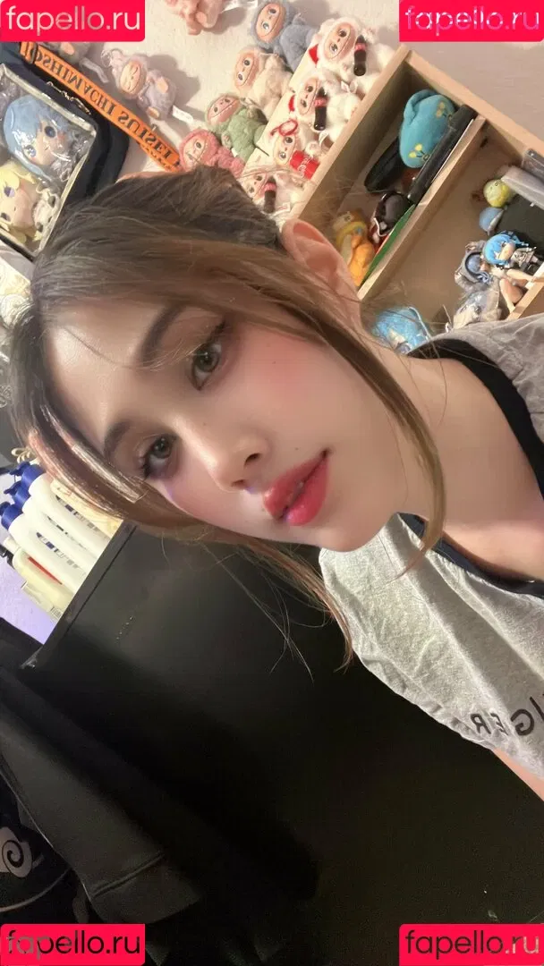 Kura Onee-san / kurasushi_usa / lewdgami Onlyfans Photo Gallery 