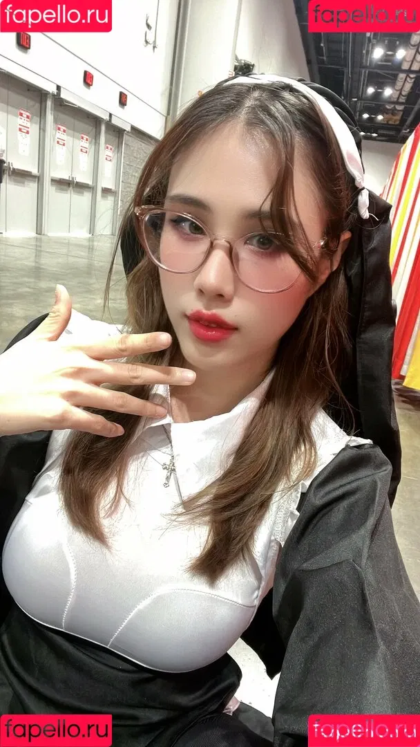 Kura Onee-san / kurasushi_usa / lewdgami Onlyfans Photo Gallery 