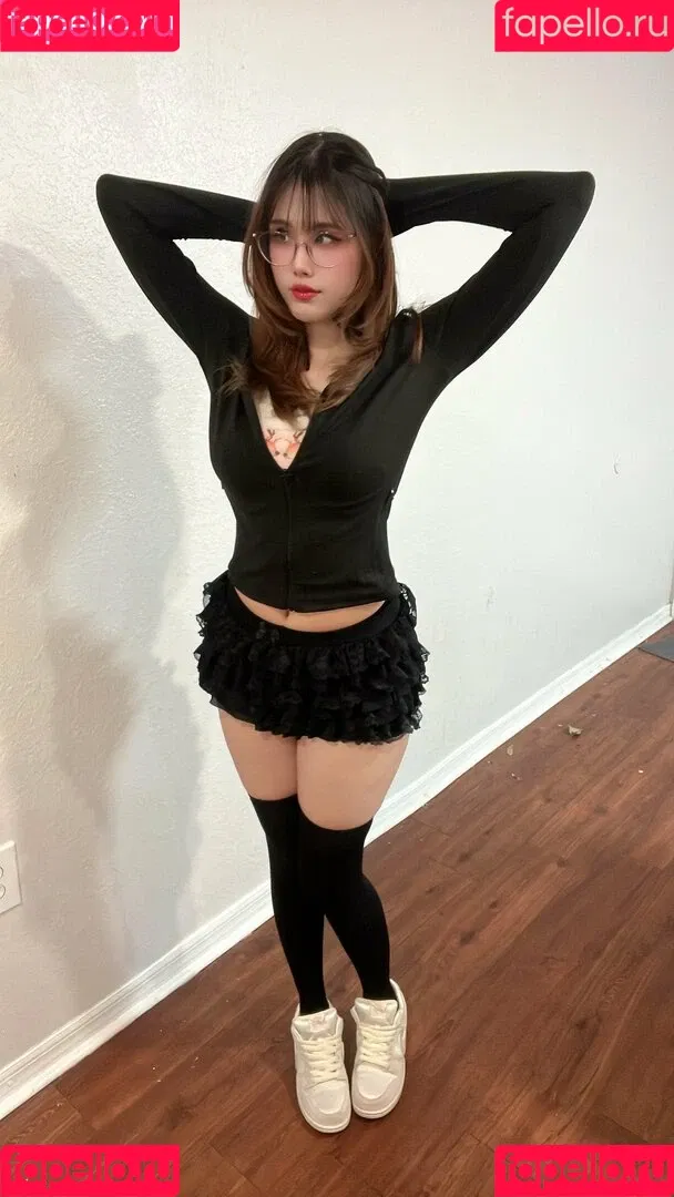 Kura Onee-san / kurasushi_usa / lewdgami Onlyfans Photo Gallery 