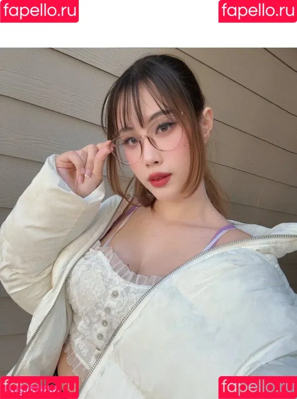 Kura Onee-san / kurasushi_usa / lewdgami Onlyfans Photo Gallery 