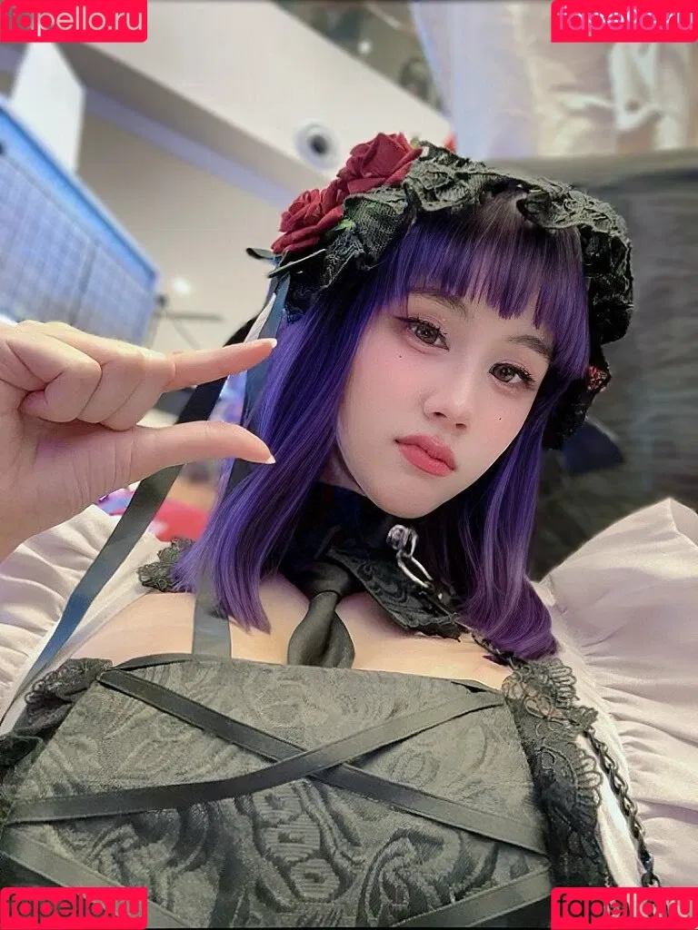 Kura Onee-san / kurasushi_usa / lewdgami Onlyfans Photo Gallery 