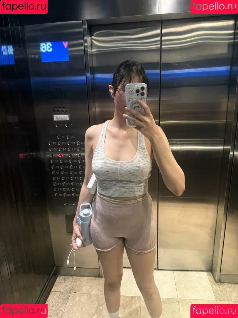 Kura Onee-san / kurasushi_usa / lewdgami Onlyfans Photo Gallery 