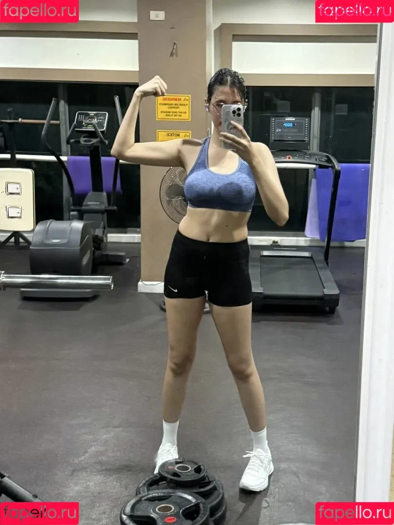 Kura Onee-san / kurasushi_usa / lewdgami Onlyfans Photo Gallery 