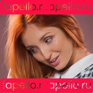 Michelle H. aka The Red Fox / ne_prosto_lisa / redfoxofficial Onlyfans Photo Gallery 