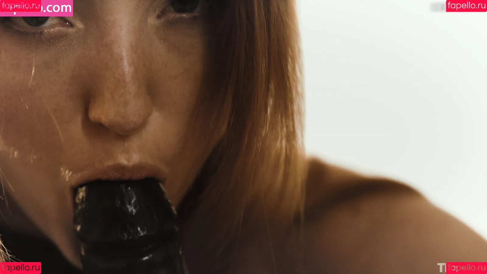 Michelle H. aka The Red Fox / ne_prosto_lisa / redfoxofficial Onlyfans Photo Gallery 