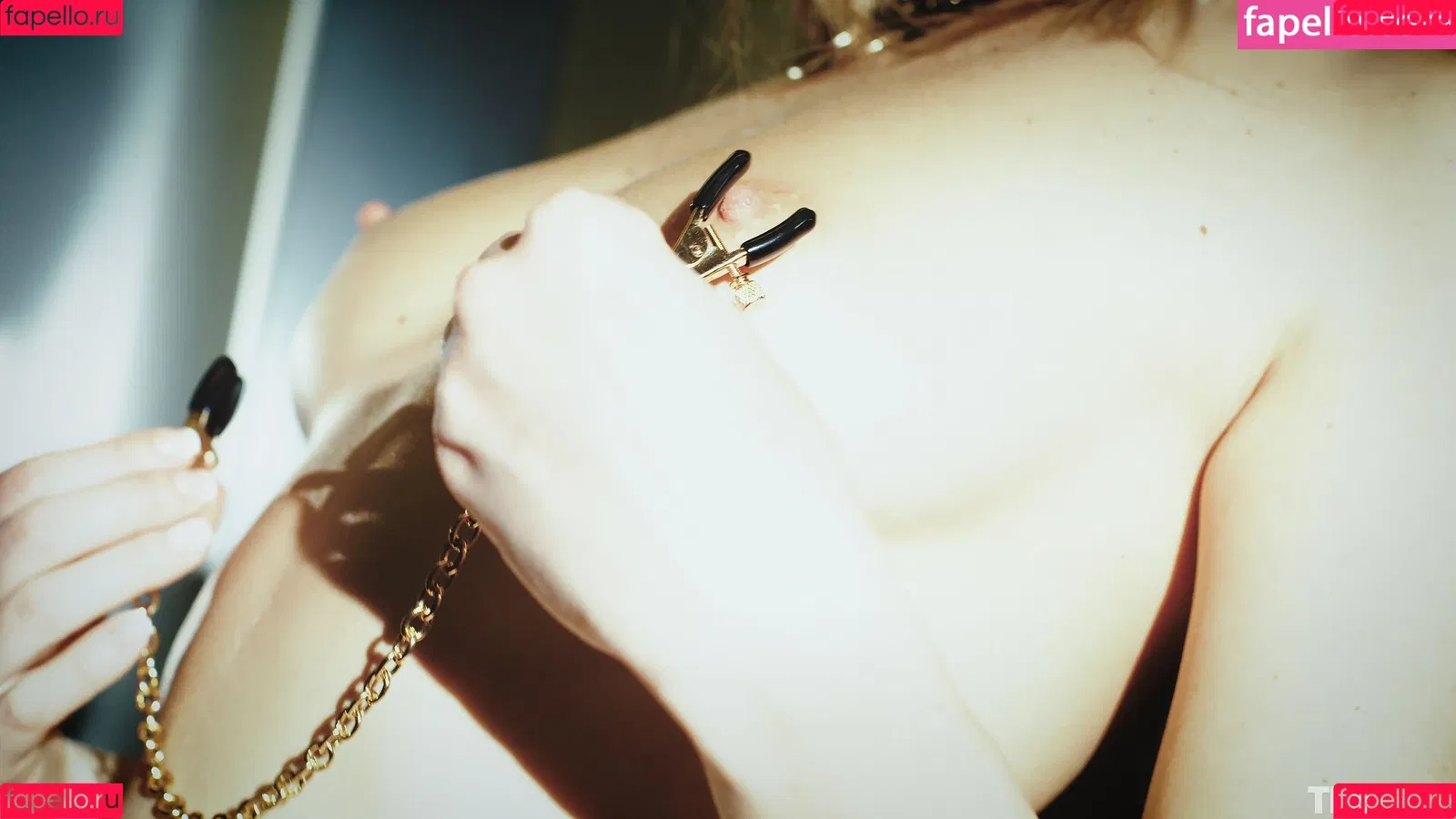 Michelle H. aka The Red Fox / ne_prosto_lisa / redfoxofficial Onlyfans Photo Gallery 