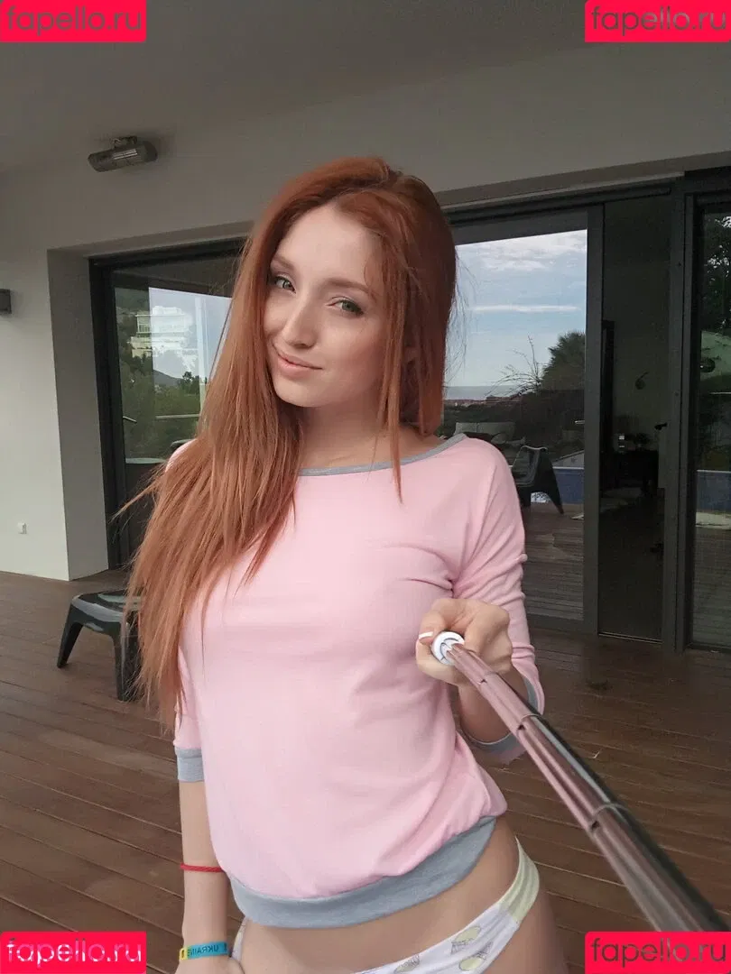 Michelle H. aka The Red Fox / ne_prosto_lisa / redfoxofficial Onlyfans Photo Gallery 