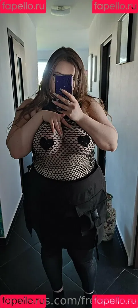 free_mommy / freemumacosplay Onlyfans Photo Gallery 