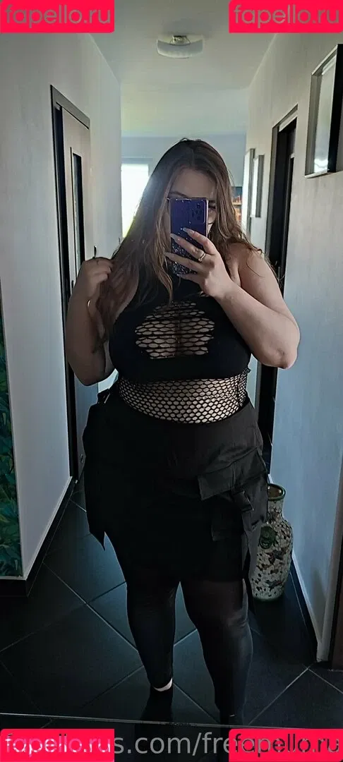 free_mommy / freemumacosplay Onlyfans Photo Gallery 