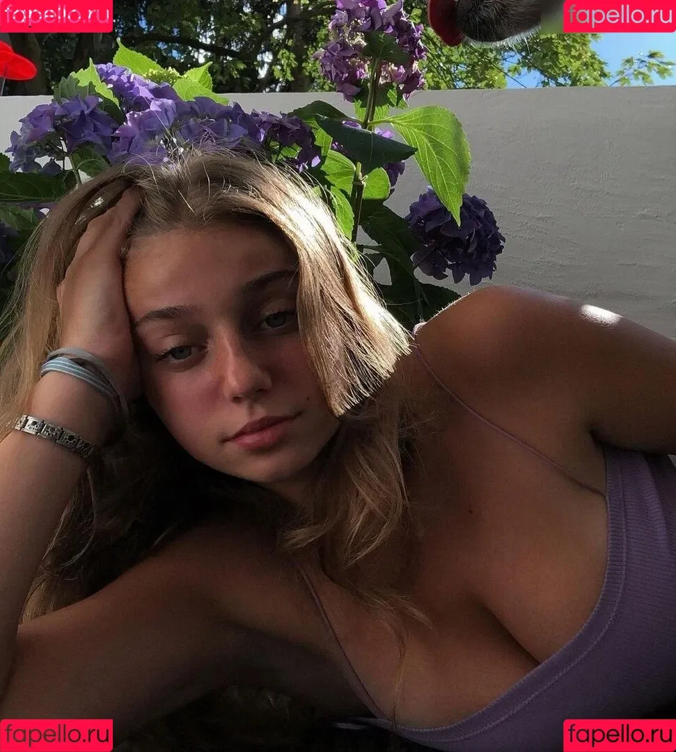 ellie_ann / elly / elly.ann / ellyy.ann Onlyfans Photo Gallery 