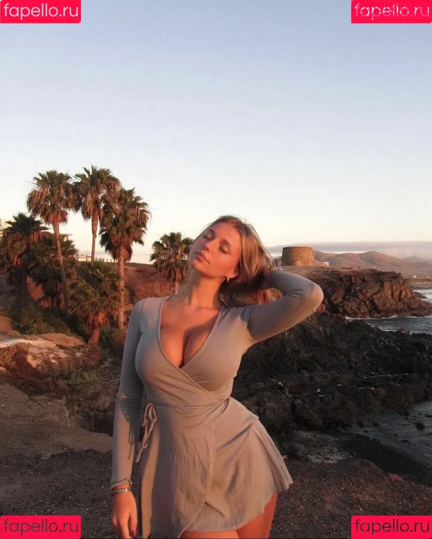 ellie_ann / elly / elly.ann / ellyy.ann Onlyfans Photo Gallery 