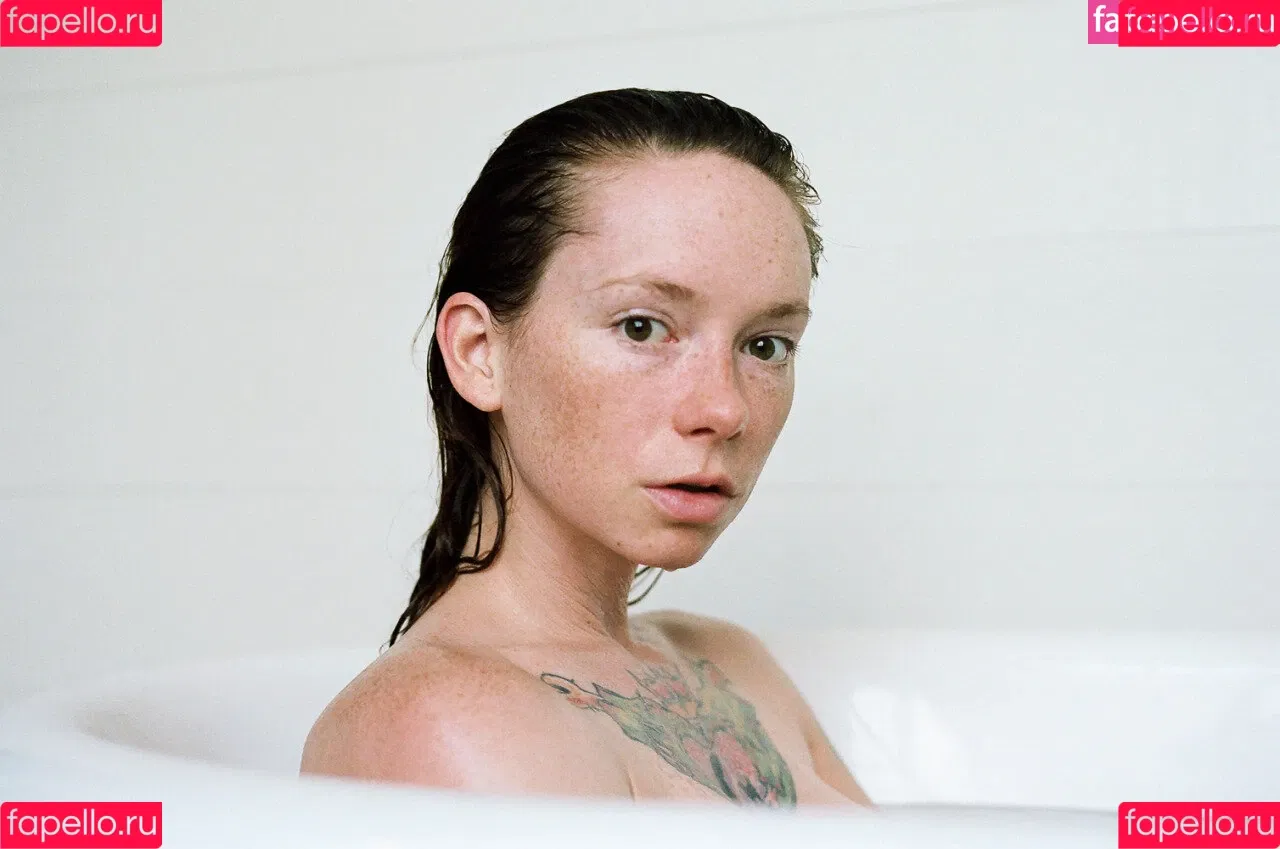 Hattie Watson / eittahton Onlyfans Photo Gallery 