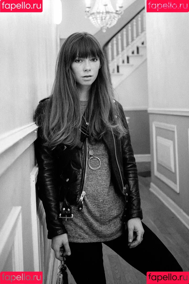 Hattie Watson / eittahton Onlyfans Photo Gallery 