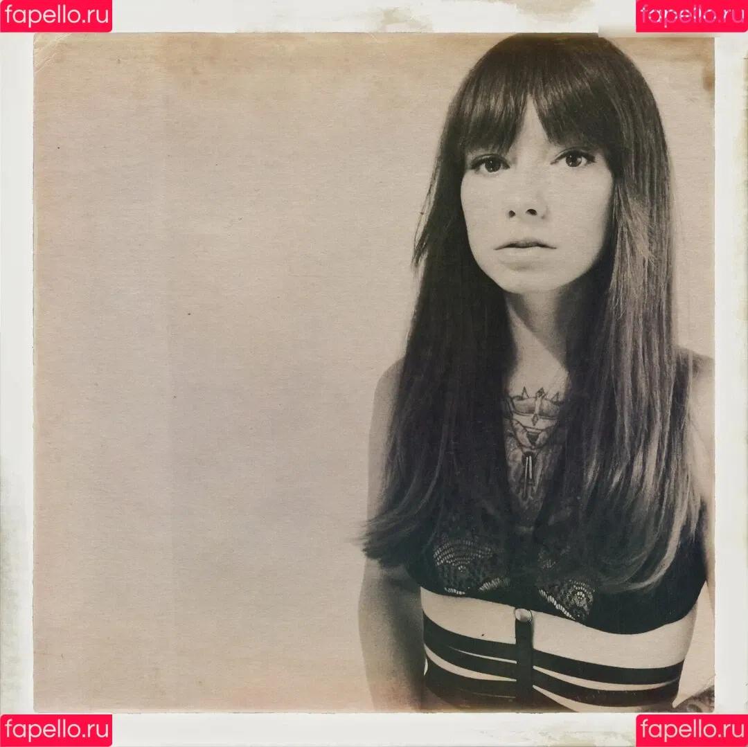 Hattie Watson / eittahton Onlyfans Photo Gallery 