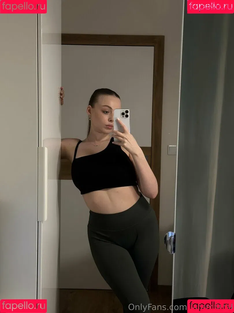 lafemfatal Onlyfans Photo Gallery 