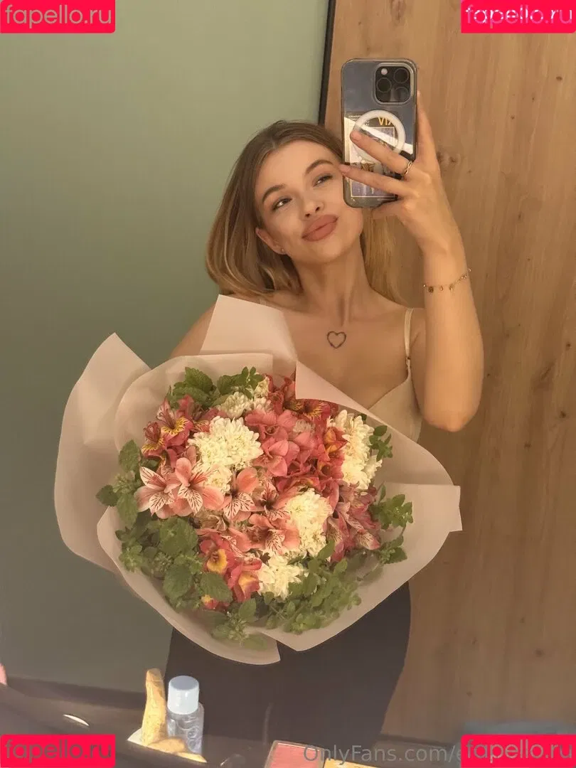 mi_mia_hart / mimirosahart Onlyfans Photo Gallery 