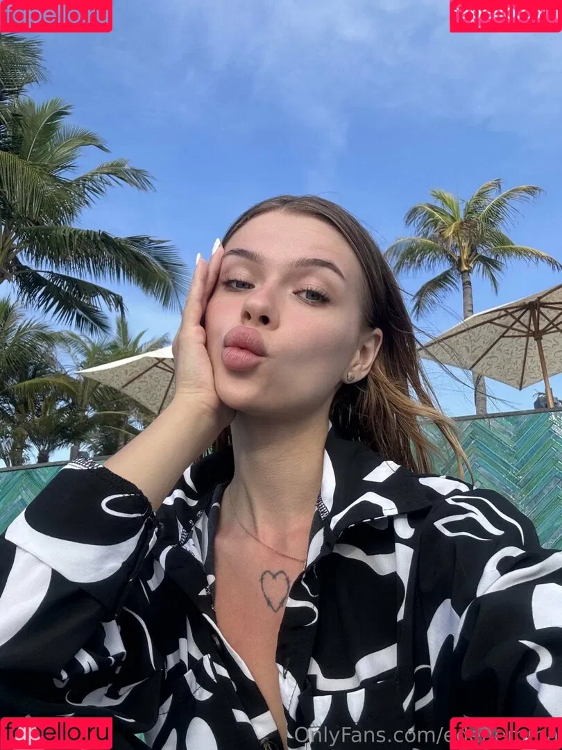 mi_mia_hart / mimirosahart Onlyfans Photo Gallery 