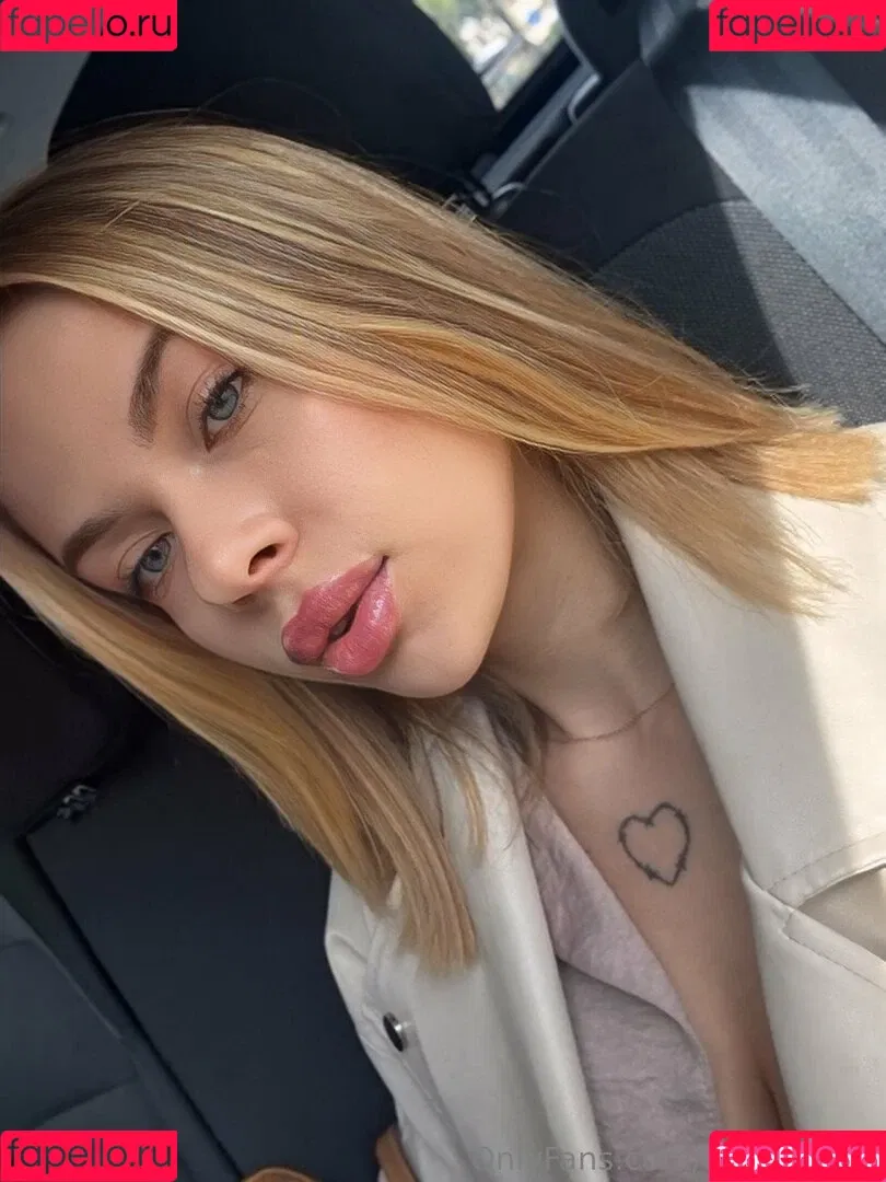 mi_mia_hart / mimirosahart Onlyfans Photo Gallery 