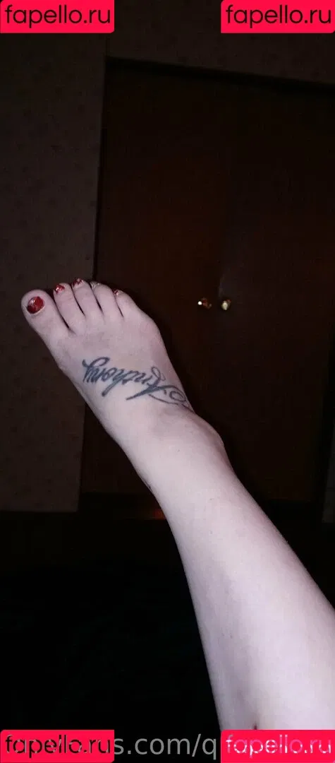 queen.b864 / thequeenshats Onlyfans Photo Gallery 