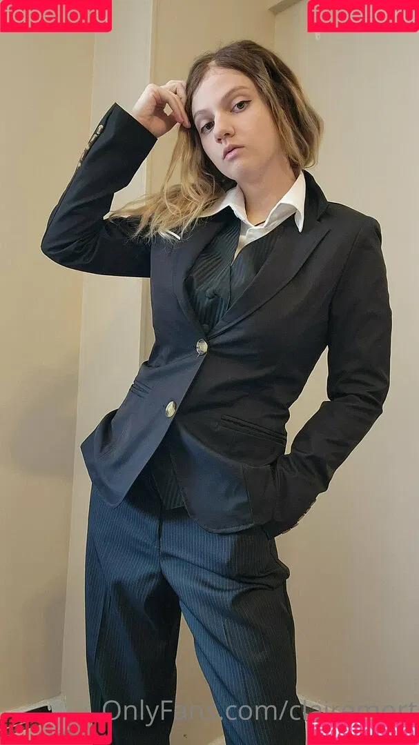 clairemort / clairemortartist Onlyfans Photo Gallery 