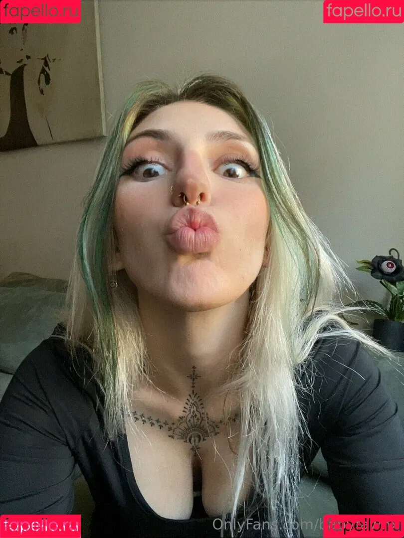 babyfawnx / babyfawnxo Onlyfans Photo Gallery 