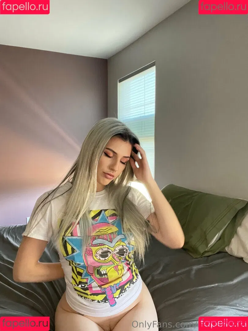 babyfawnx / babyfawnxo Onlyfans Photo Gallery 